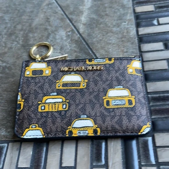 NEW YORK CITY Jet Set Travel Sm TZ Coinpouch - Picture 3 of 16